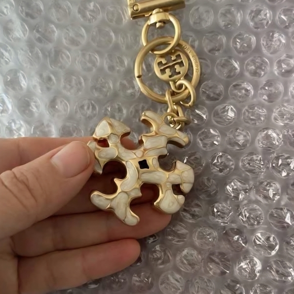 Tory Burch Gold and White Key Holder - Picture 2 of 5